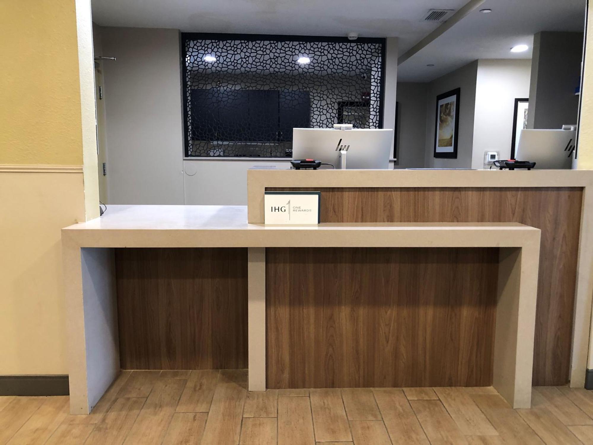 Candlewood Suites Fort Wayne - Nw By Ihg Exterior foto